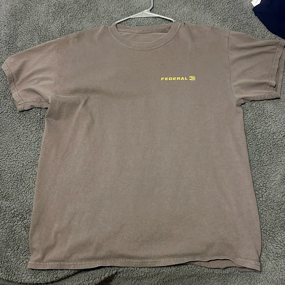 Tee shirt.